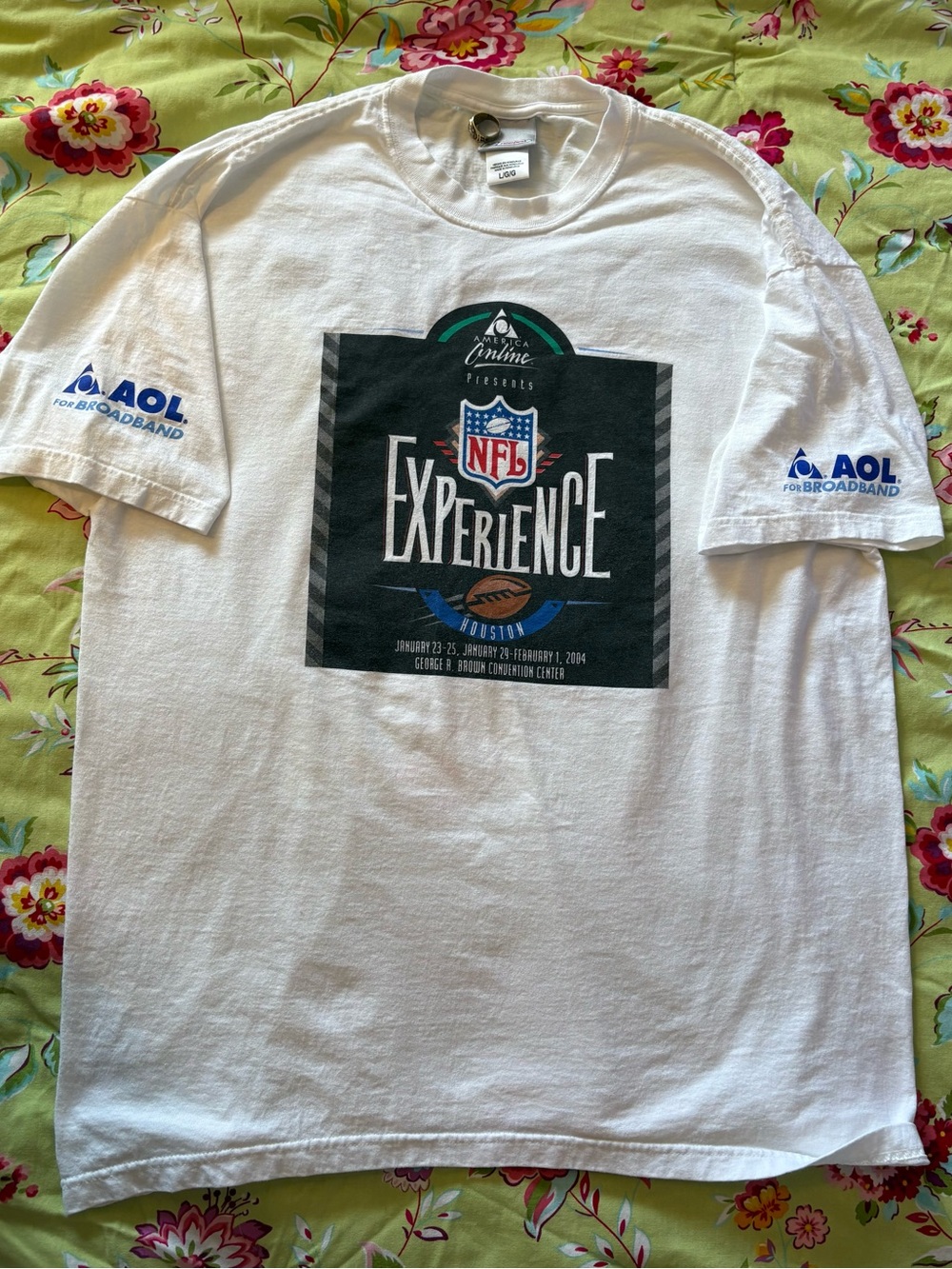 AOL online presents NFL Experience Houston white tee men’s Large 31x25 EUC